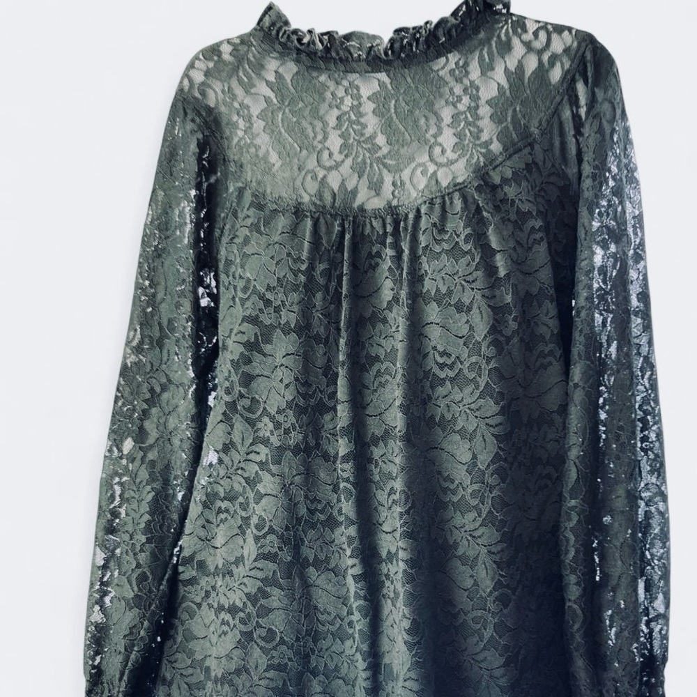 Greenish lace blouse with ruffle neckline L Cable & Gauge
